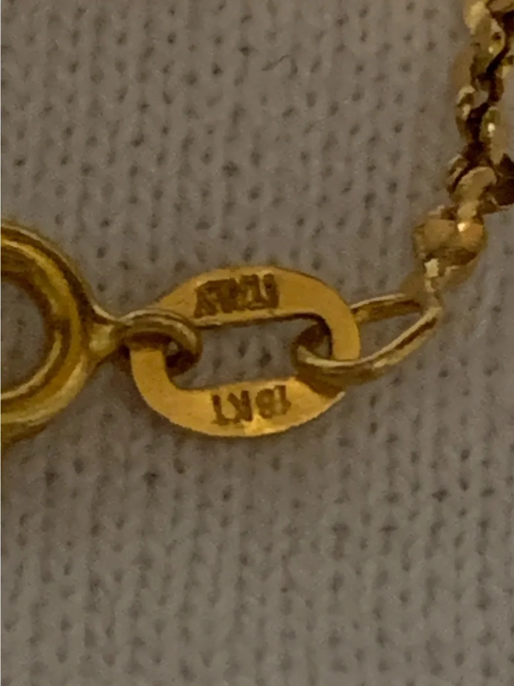Gold Solitaire Pendant Necklace 18KT - Picture 6 of 8